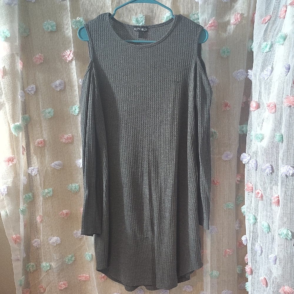 FOREVER 21 Gray Cold-Shoulder Long Sleeve Knit Dress